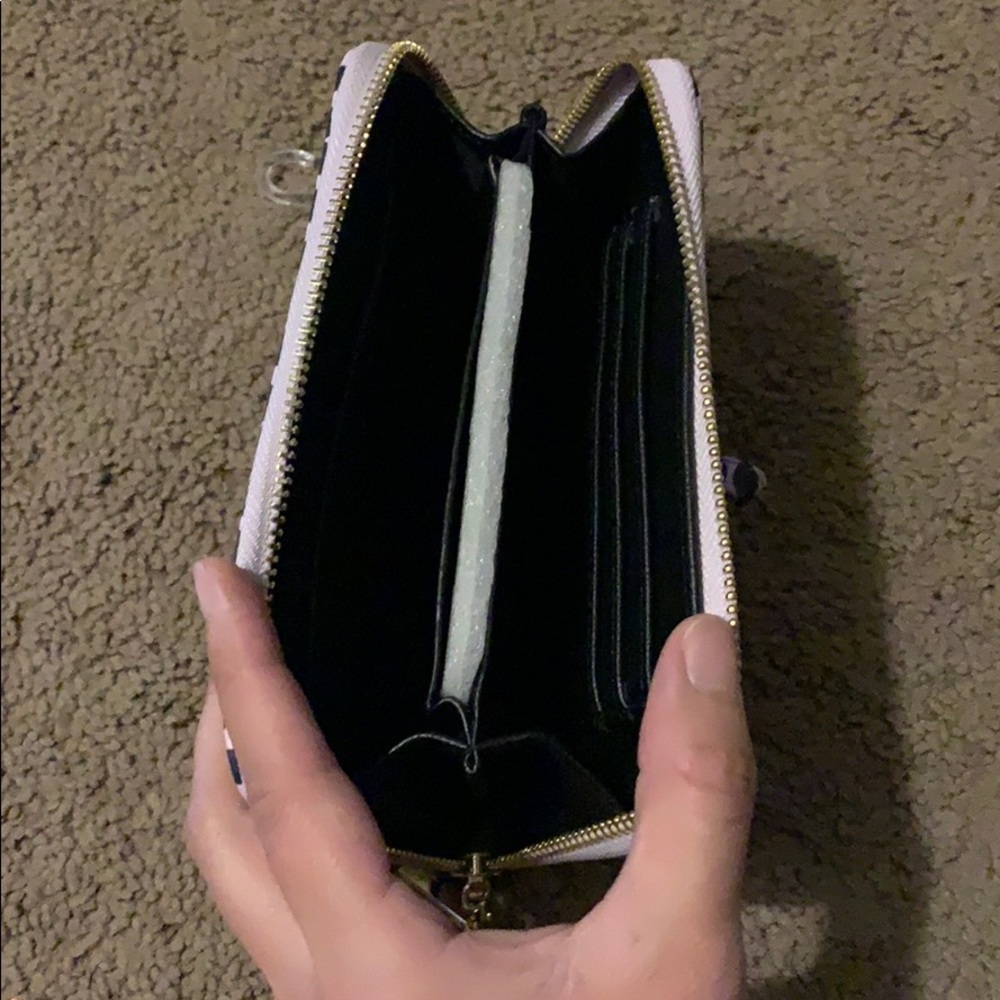 Target Wristlet - Picture 2 of 5